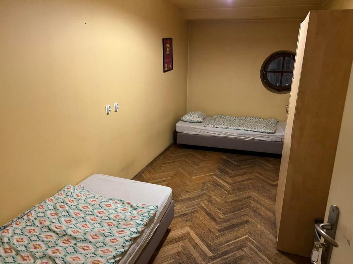 50 People Bis Apartment Краков Экстерьер фото