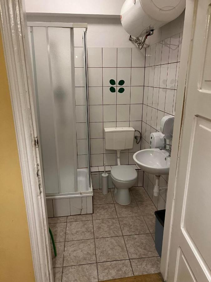 50 People Bis Apartment Краков Экстерьер фото