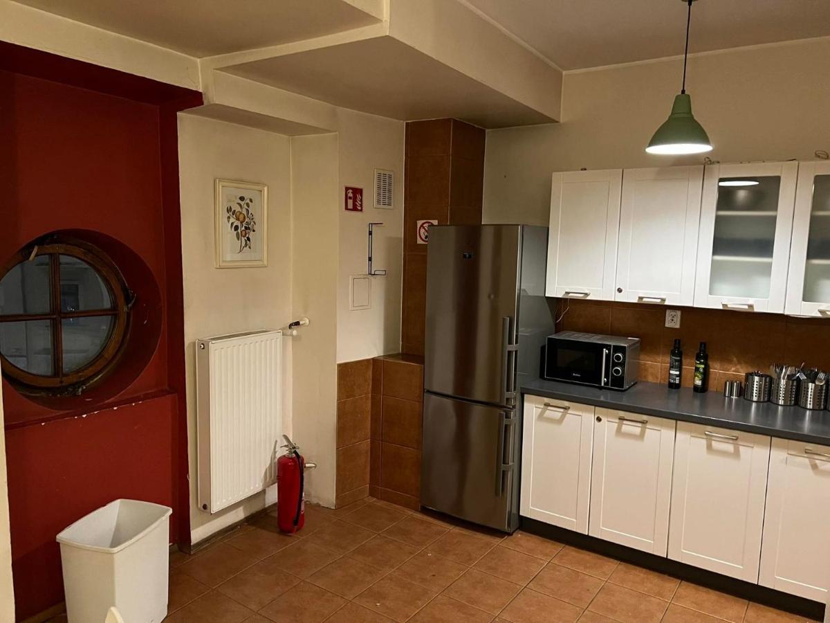 50 People Bis Apartment Краков Экстерьер фото